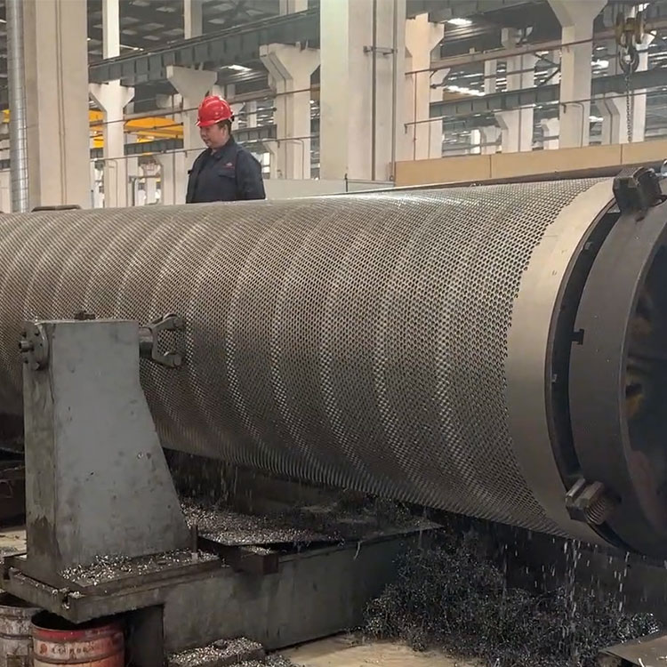 What changes does the vacuum structure design bring to the dewatering performance of Paper Machine Vacuum Couch Roll?
