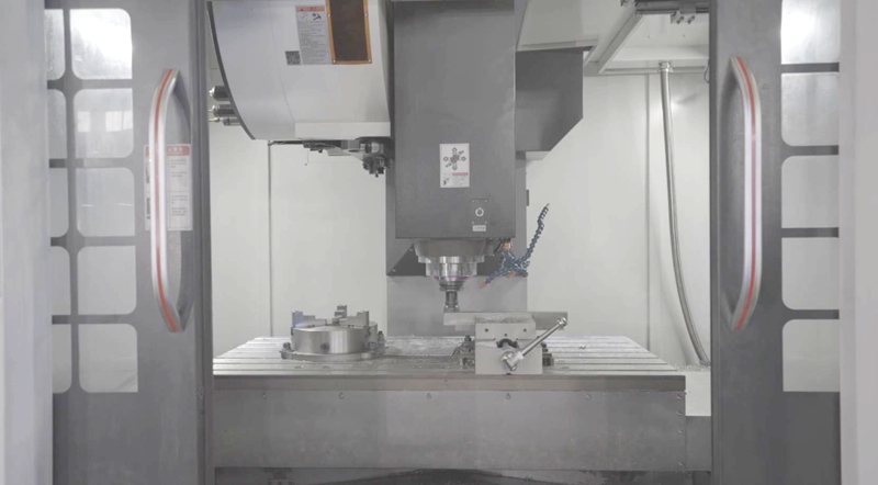 Small piece processing CNC lathe